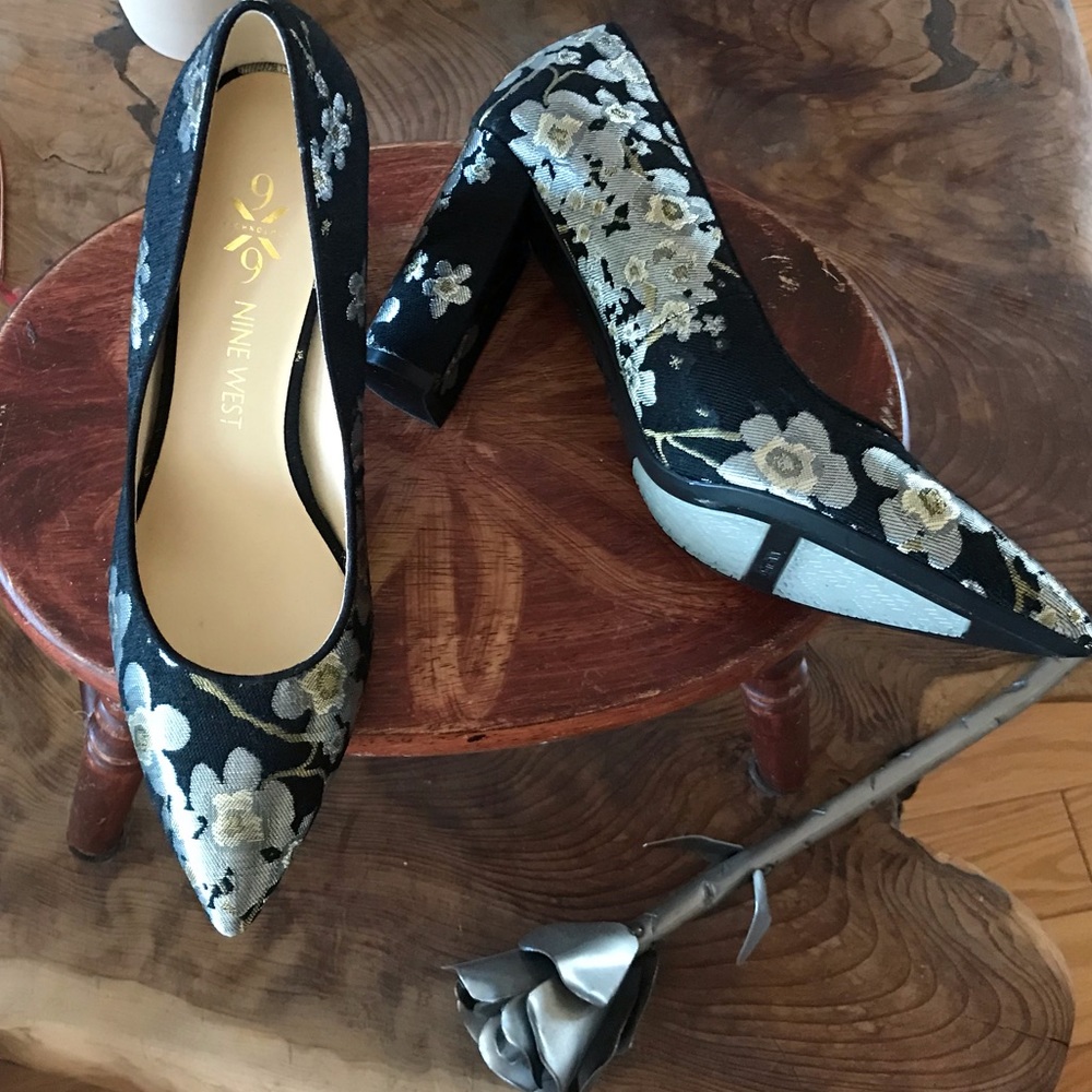 Floral block heel pumps LIKE NEW